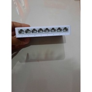 TP LINK 8-Port Switch Hub and Damaged RouterTP link