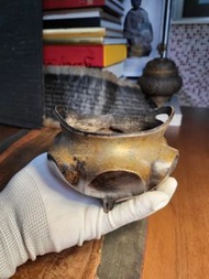 大明宣德款蓮花香爐，年份大，包漿自然，多年香火養成的皮殼，銅質細膩。 懂貨的來。
