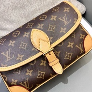LV diane 法棍包黑色肩帶