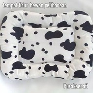 Pet bed or base