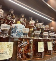 全港最高價收購 HIBIKI響 響12花鳥風月特別版，響17花鳥風月特別版 響17年白鷺威士忌whisky 響17年四季花鳥 響21年和風富士山 響17年武藏野富士 響和風醇韻30週年紀念版威士忌