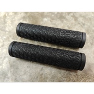 GT MTB / BMX BICYCLE RUBBER HANDLE GRIP