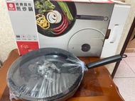 愛佳寶 碳鋼圓形 煎炒鍋 直徑30公分 高度7公分 全新 未使用