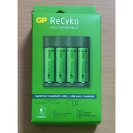 GP USB CHARGER WITH 4xAA 2100MAH RECHARGEABLE BATTERY