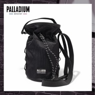 【PALLADIUM】粉袋造型斜背包 1L 黑 BG621
