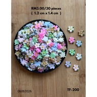 RM3.00/30 pieces : TF-200 - Resin - Bunga - Flower - 1.2 cm x 1.4 cm