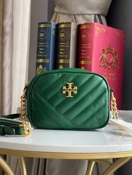 กระเป๋าสะพาย ของแท้ Tory Burch KIRA CHEVRON SMALL CAMERA BAG สาว ๆ ลุคคุณหนูไม่ควรพลาด