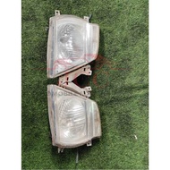 NISSAN CARAVAN E25 HEAD LAMP (E-3-3 F63)