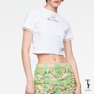 TandT - LIKE YOU - LIKE YOU PRINTED LACE TRIMMED CROP TOP เสื้อยืดคร็อปตัวสั้นเข้ารูปคอกลม ตกแต่งเชิ