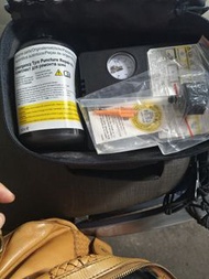 TOYOTA lexus 打氣機 台製 ，補胎補充液 2025，10（馬來西亞製） ，含袋子配件，跑1500m