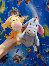 （單價）美國Hallmark小熊維尼跳跳虎咿唷驢嬰兒玩具週歲周歲滿月百日宴生日禮物尿片蛋糕寵物玩具貓狗玩具 13cm （eeyore係手搖鈴、tiger係bb響）$70@1 $125@2 Hallma