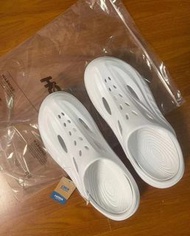 💎鑽石誠信賣家💎 HOKA ONE ONE 包頭拖鞋