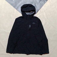 Jaket Parasut Gorpcore THE NORTH FACE Preloved
