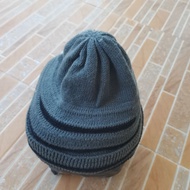 A357. PRELOVED BLACK NAVY BEAN HAT