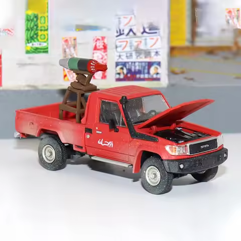 1:64 Scale Toyota LC79 Modified Land Cruiser J70 Pickup Simulation Alloy Car Model Display Collectib