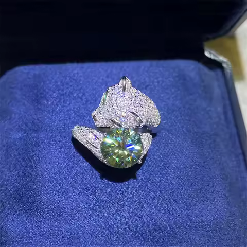 Exquisite 2ct Green Diamond Fox Ring For Women 2ct Moissanite PT950 Platinum | Moderate 2ct size, ve
