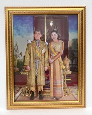 ภาพร.10 และพระราชินี  ใส่กรอบทอง ภาพเคลือบฟีล์มลามิเนตอย่างดี ขนาดรวมกรอบ20x24 นิ้ว