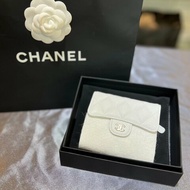 【舊愛新歡】CHANEL 雙C LOGO荔枝牛皮三折短夾 (白色)