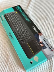 Logitech K400 Plus 無線觸控鍵盤