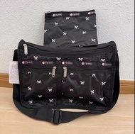 Lesportsac蝴蝶結刺繡斜揹袋