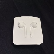 蘋果iPhone原廠有線耳機 EarPods 具備 Lightning 接頭連接器