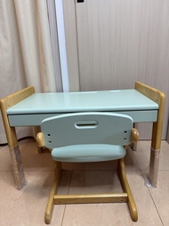 Yamatoya buono 兒童學習桌椅套裝