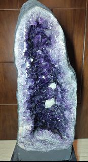 巴西紫水晶洞 內含方解石