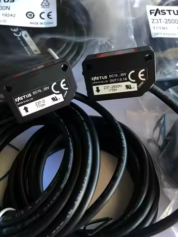 100% new original OPTEX photoelectric sensor Z3T-2500N Z3T-D