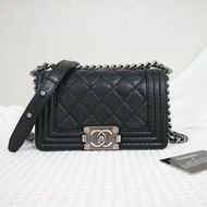 CHANEL 小號 BOY 黑銀鏈條包菱格紋牛皮 肩背包斜背包