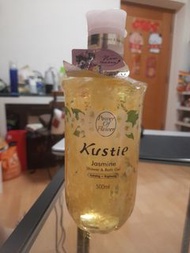 Kustie (蔻斯汀) 茉莉花瓣沐浴露500ml