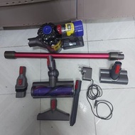 Dyson v8
