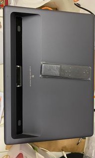 二手小米激光投影電視4K 內地版，跟內地插頭同原裝遙控 ，真4k,靚音質 超近焦距/近投100吋巨幕 全新要萬幾蚊  以下連結可作參考 https://www.fortress.com.hk/zt/p