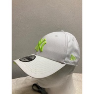 New Era 9forty NY Yankees White cap GreenNeon logo
