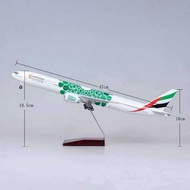 1:157 Scale 47Cm Aircraft B777 2020 Emirates Expo Model With Light And Wheel Diecast Resin Airplane