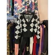 Argyle crop knitted cardigan,/knitwear,/ motif, knitted character