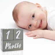 บล็อกไม้บอกอายุ 60x60mm สีเทา (3 ชิ้น/ชุด) เด็กแรกเกิด ถึงเด็กโต  Week Month Year Baby Age Blocks ของขวัญรับลูกคนใหม่ พร๊อพถ่ายรูป [พร้อมส่ง]