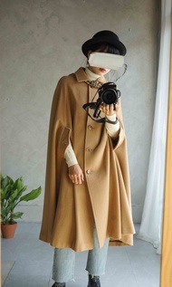 尋寶古著-DAKS經典駝色格紋毛呢斗篷