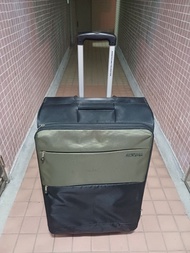 American Tourister 黑色行李箱