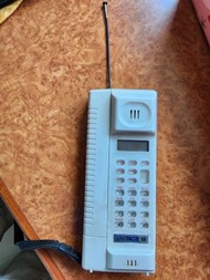 香港舊式第一代無線電話（大哥大電話）絕無僅有極具收藏價值。