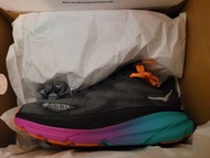 HOKA Clifton 9 GTX 男款跑鞋