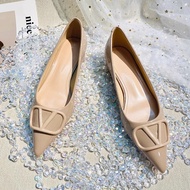 เรียบหรู V-Notch สีนู้ด สิทธิบัตร หนัง Workwear Pointed Toe ผู้หญิง Low Heel 2024 New Commute Slip-O