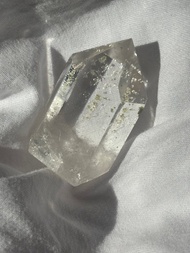 翠綠幽靈 錦鯉膠花 水晶柱 隨型 手把玩 天然原石 水晶原礦