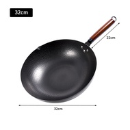 Fypo Cast Iron Wok 32cm No-coating Non-stick Frying Pan Chinese Traditional Wok Handmade Honeycomb Stir-Fry Pot Carbon Steel Wok Flat Bottom Wood Handle Pour Spout Gas Induction Cooker Kitchen Cookware