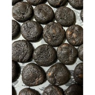 Blackout Choc Chip Cookies