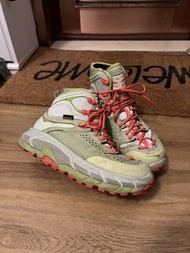 鬼罕 初代配色 UK7.5 Hoka One One tor ultra Hi WP Olive/Red, as seen on Kiko Kostadinov 2016