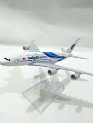 Pesawat diecast miniatur Malaysia Airlines - ready