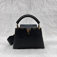 Louis Vuitton M56669黑牛皮金釦Capucines Mini兩用包