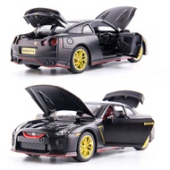 โมเดลรถเหล็ก GTR R35 สเกล1/32 รถเหล็กเปิดประตู ไม่ได้หน้า-ท้าย เปิดฝากระโปรงได้ มีลานวิ่งได้ ของใหม่