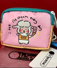 全新LeSportsac可愛羊咩咩多巴胺零錢包卡片收納包化妝小包手拿包。尺寸：11 cm ×8.5 cm ×厚4 cm。可在屯馬綫烏溪沙站至土瓜灣沿途各站交收。