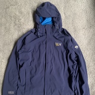Mountain hardwear gorpcore goretex jacket tnf mammut klattermusen fjall raven berghaus patagonia moo